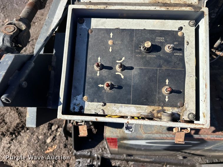 image for item FK1844 1998 Caterpillar AP-650-B paver