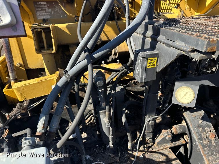 image for item FK1844 1998 Caterpillar AP-650-B paver
