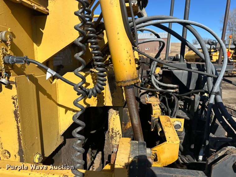 image for item FK1844 1998 Caterpillar AP-650-B paver