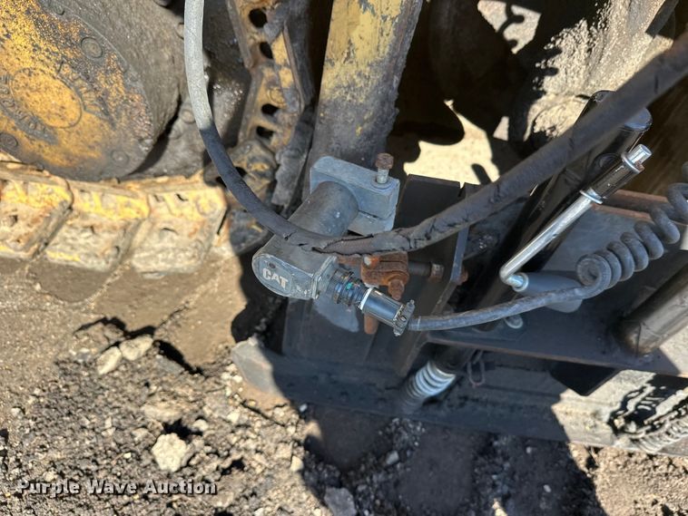 image for item FK1844 1998 Caterpillar AP-650-B paver