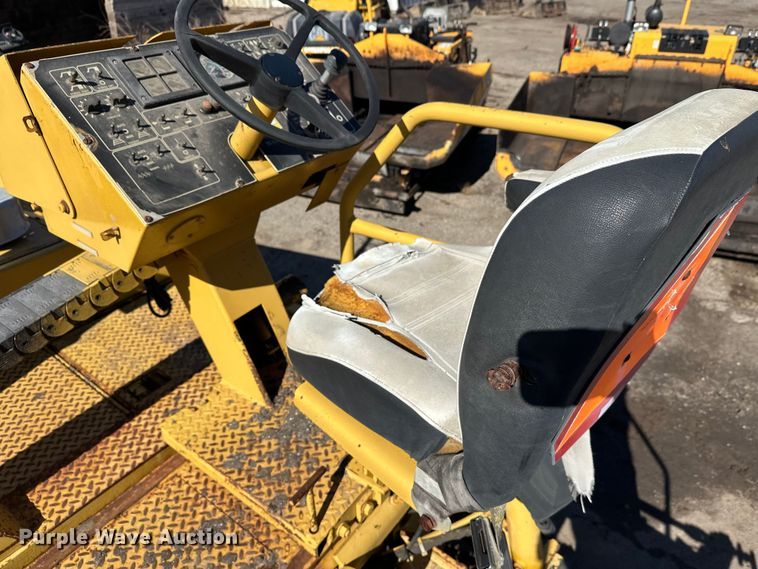 image for item FK1844 1998 Caterpillar AP-650-B paver