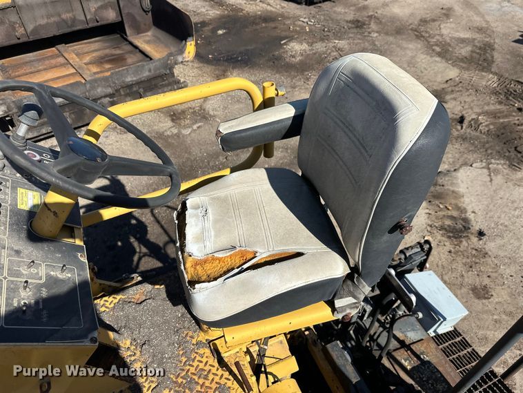 image for item FK1844 1998 Caterpillar AP-650-B paver