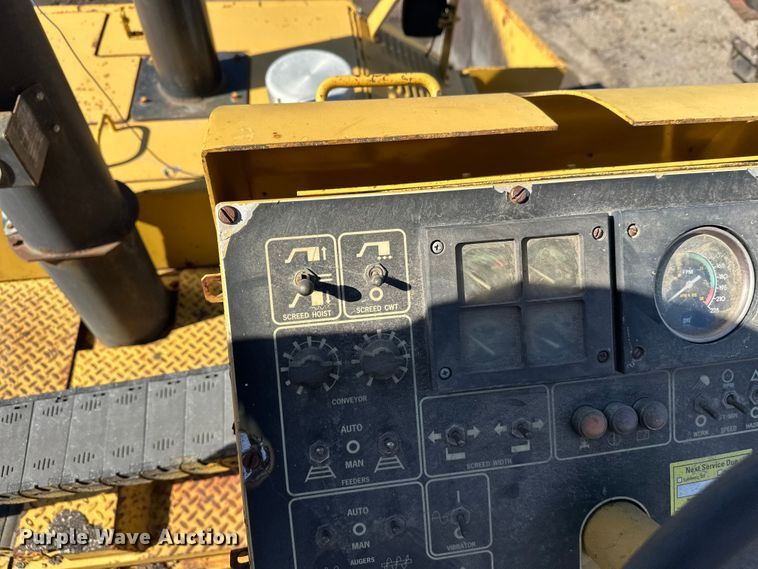 image for item FK1844 1998 Caterpillar AP-650-B paver