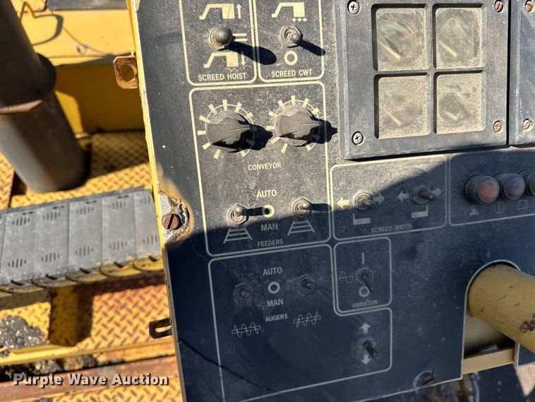 image for item FK1844 1998 Caterpillar AP-650-B paver