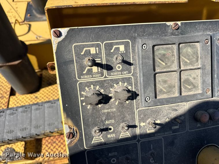 image for item FK1844 1998 Caterpillar AP-650-B paver