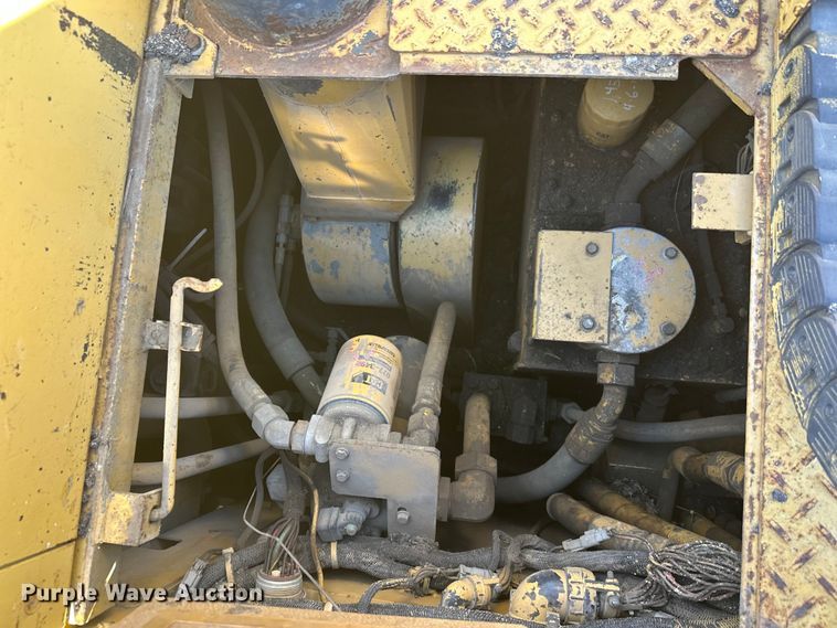 image for item FK1844 1998 Caterpillar AP-650-B paver