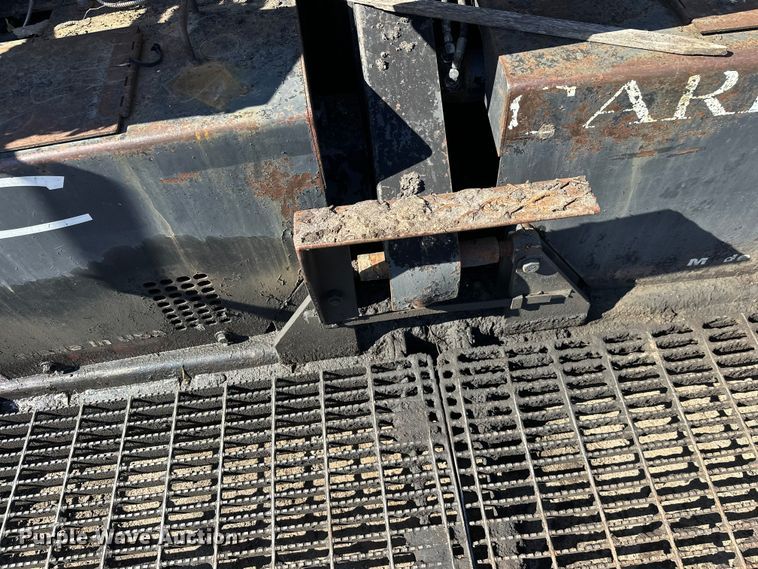 image for item FK1844 1998 Caterpillar AP-650-B paver