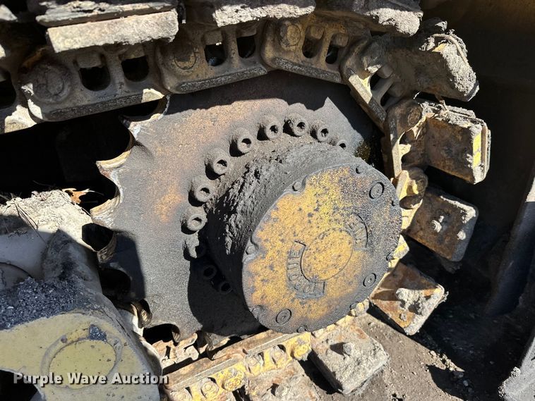 image for item FK1844 1998 Caterpillar AP-650-B paver