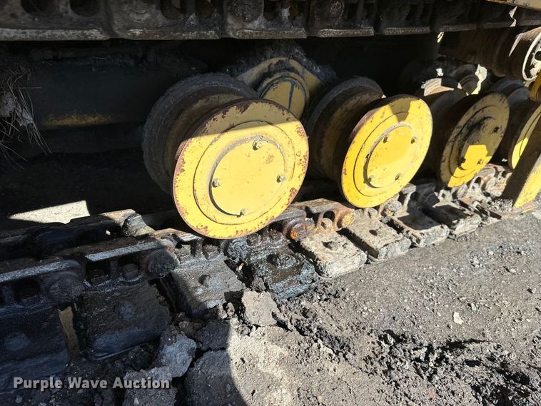 image for item FK1844 1998 Caterpillar AP-650-B paver