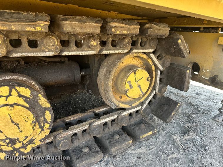 image for item FK1844 1998 Caterpillar AP-650-B paver