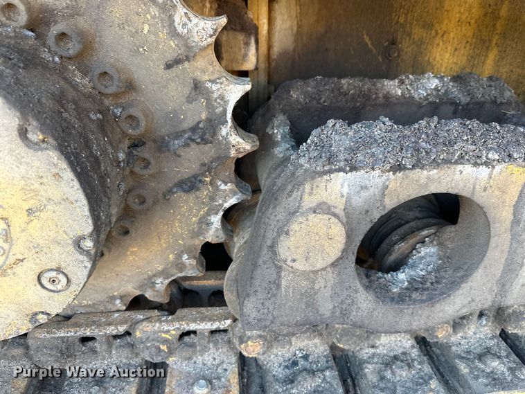 image for item FK1844 1998 Caterpillar AP-650-B paver