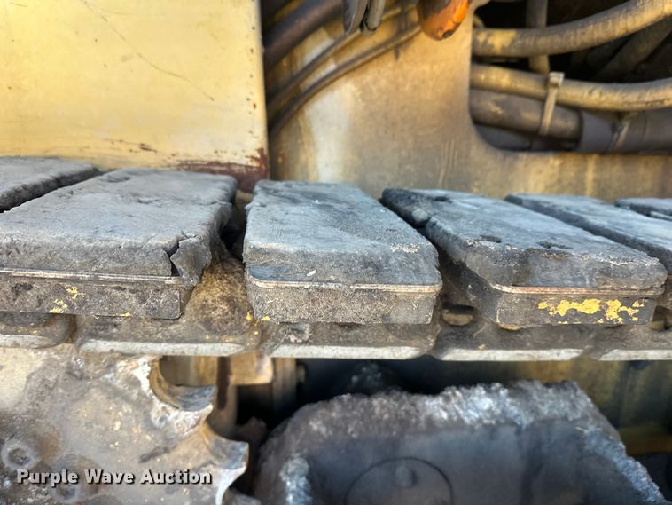 image for item FK1844 1998 Caterpillar AP-650-B paver