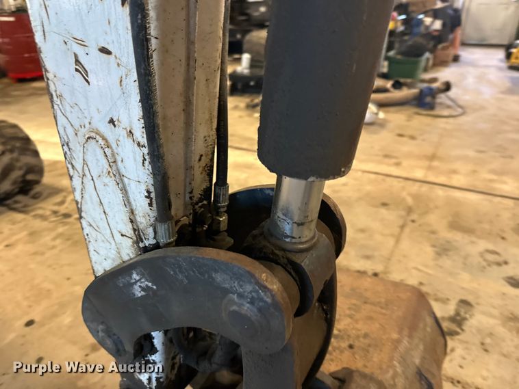 image for item FK1864 2008 Bobcat 430 mini excavator