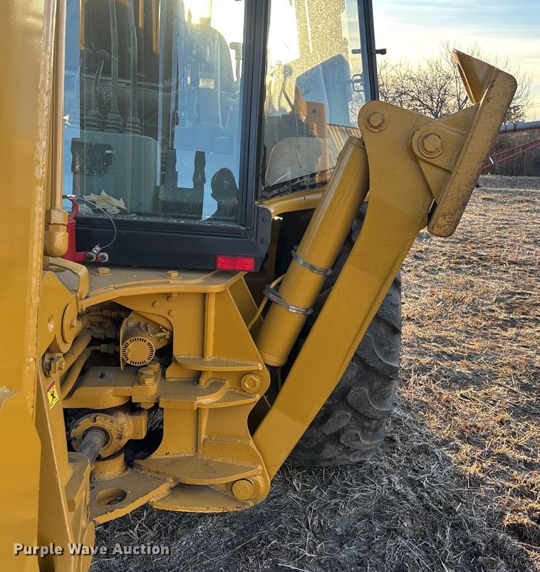 image for item FO3579 1998 Caterpillar 426C backhoe