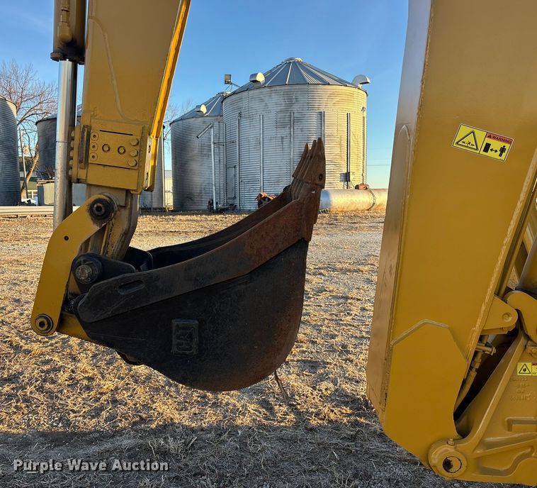 image for item FO3579 1998 Caterpillar 426C backhoe