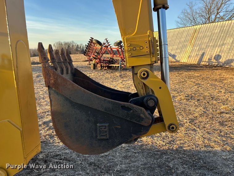 image for item FO3579 1998 Caterpillar 426C backhoe