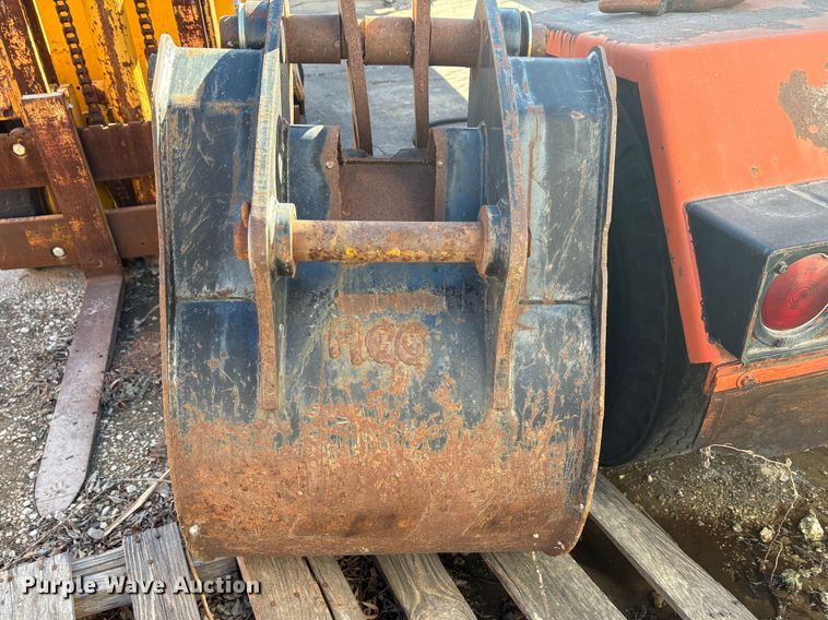 image for item FO3579 1998 Caterpillar 426C backhoe