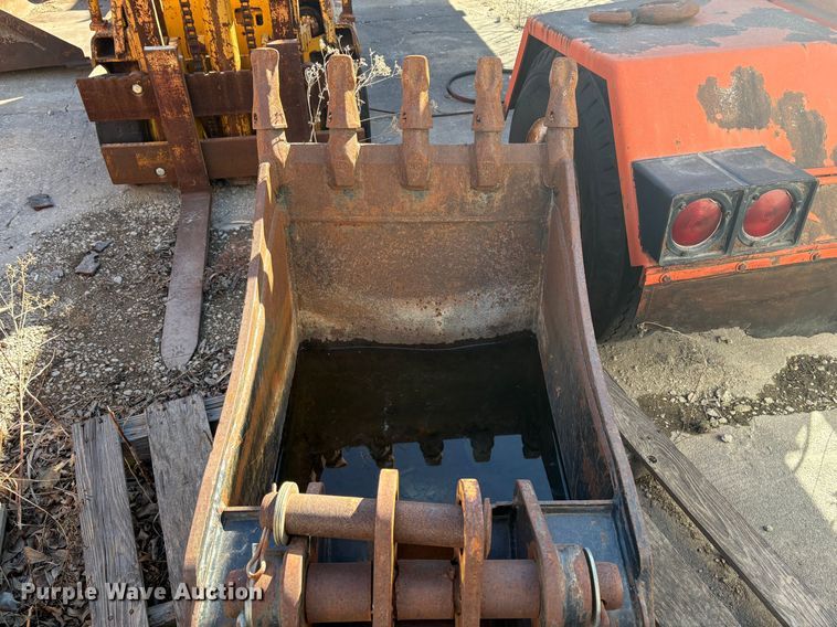 image for item FO3579 1998 Caterpillar 426C backhoe