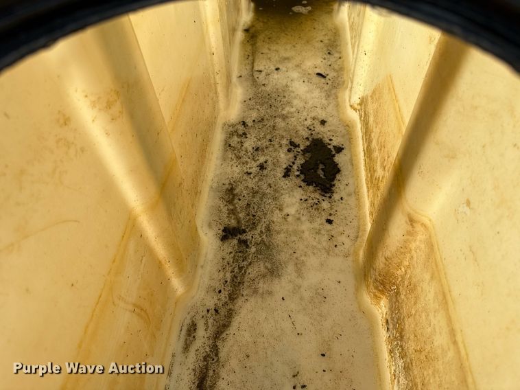 image for item HI9283 Vermeer LP555DT vacuum excavator