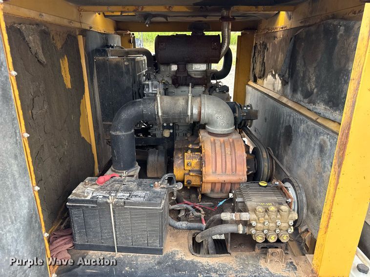 image for item HI9283 Vermeer LP555DT vacuum excavator