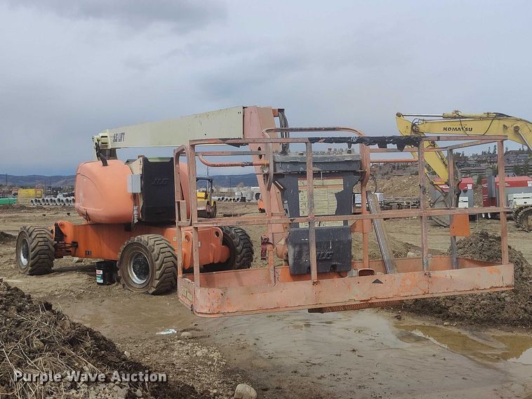 image for item IH9483 2007 JLG 800A boom lift