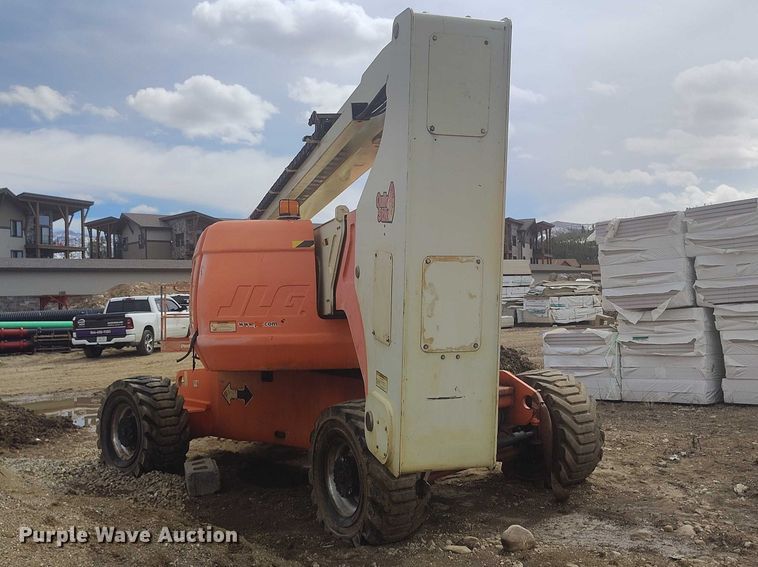 image for item IH9483 2007 JLG 800A boom lift