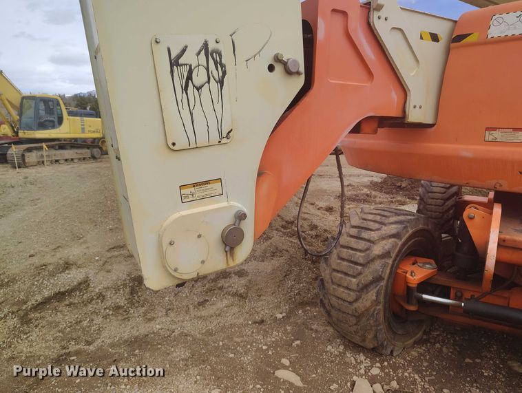 image for item IH9483 2007 JLG 800A boom lift
