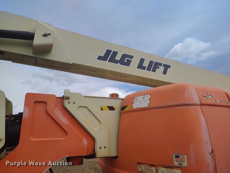 image for item IH9483 2007 JLG 800A boom lift