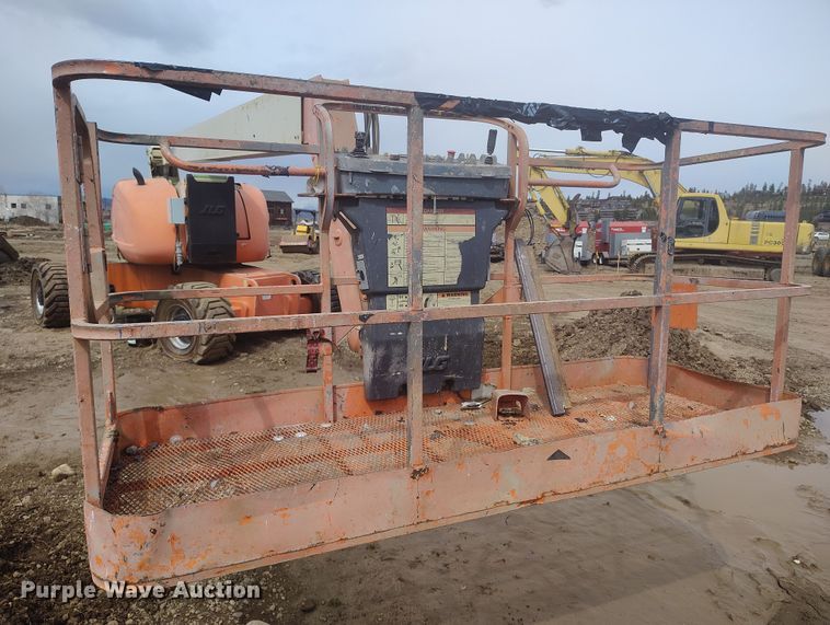 image for item IH9483 2007 JLG 800A boom lift