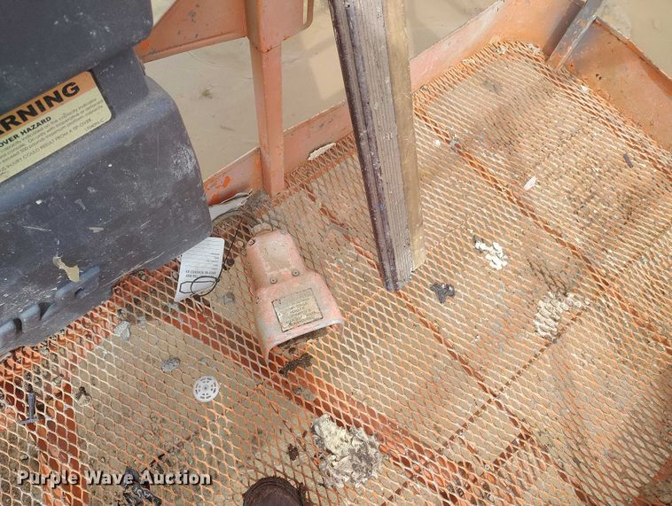 image for item IH9483 2007 JLG 800A boom lift