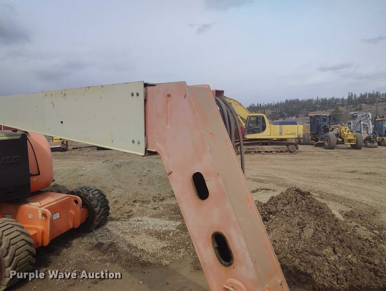 image for item IH9483 2007 JLG 800A boom lift