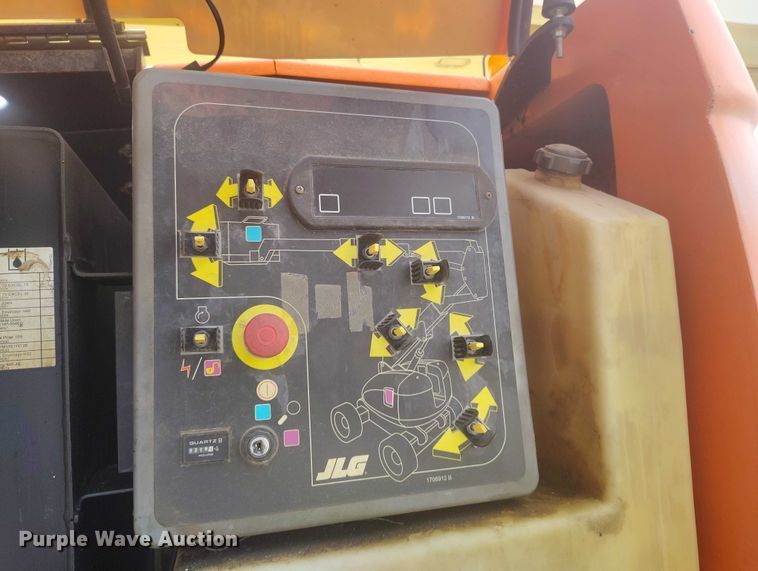 image for item IH9483 2007 JLG 800A boom lift