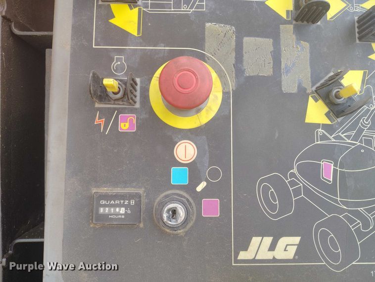 image for item IH9483 2007 JLG 800A boom lift