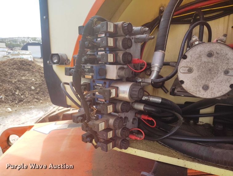 image for item IH9483 2007 JLG 800A boom lift