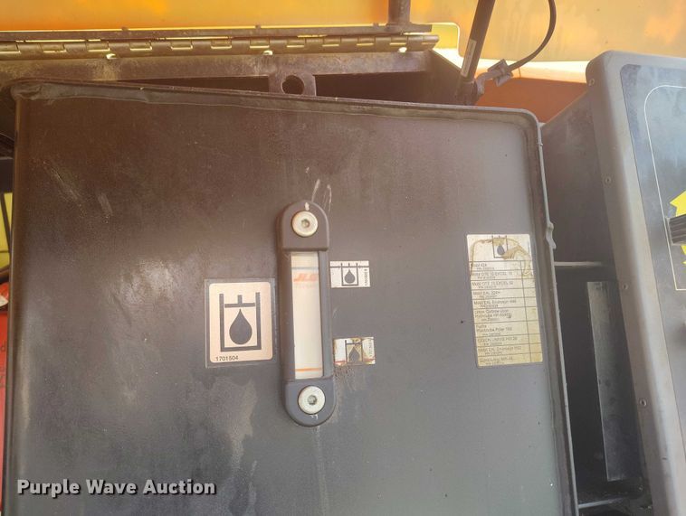 image for item IH9483 2007 JLG 800A boom lift