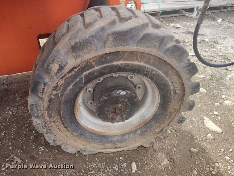 image for item IH9483 2007 JLG 800A boom lift