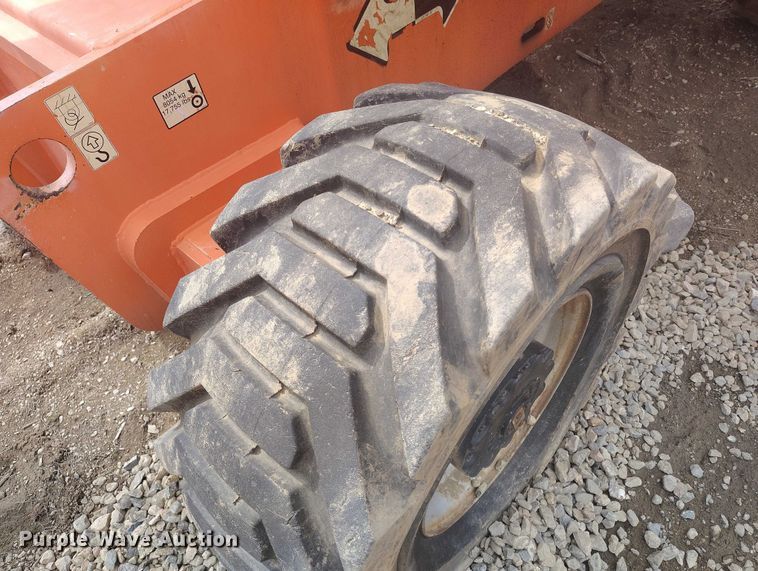 image for item IH9483 2007 JLG 800A boom lift