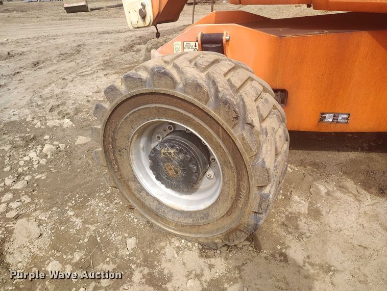 image for item IH9483 2007 JLG 800A boom lift