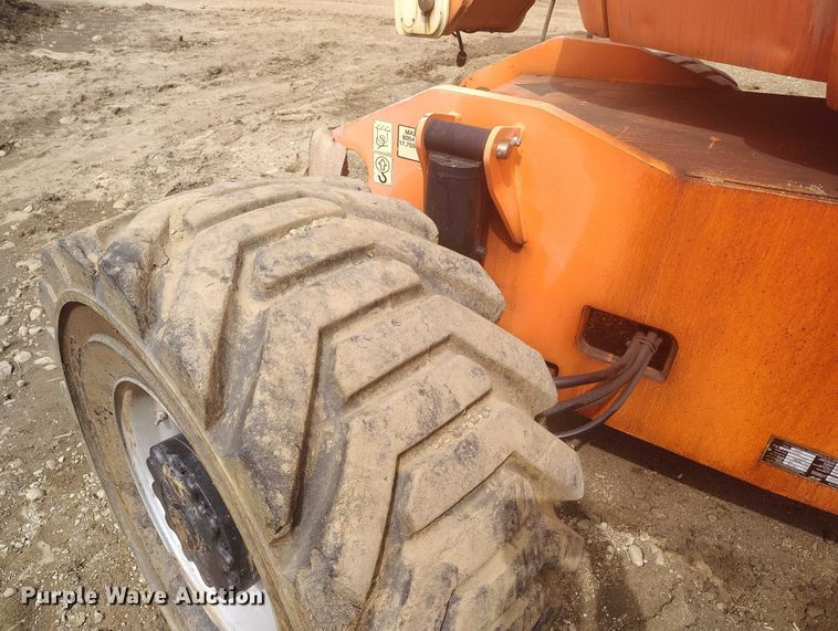 image for item IH9483 2007 JLG 800A boom lift