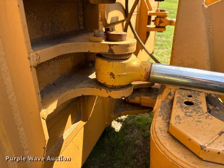image for item NK9041 Komatsu D31P-18 dozer