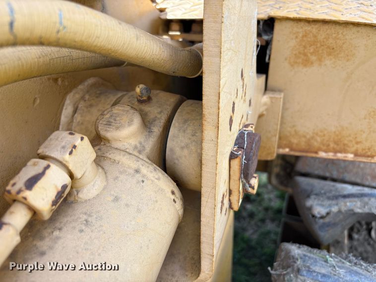 image for item NK9041 Komatsu D31P-18 dozer