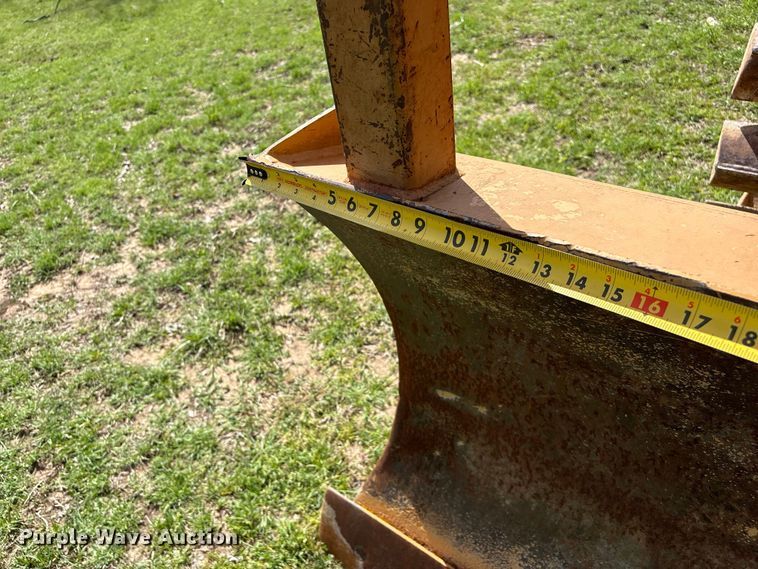 image for item NK9041 Komatsu D31P-18 dozer