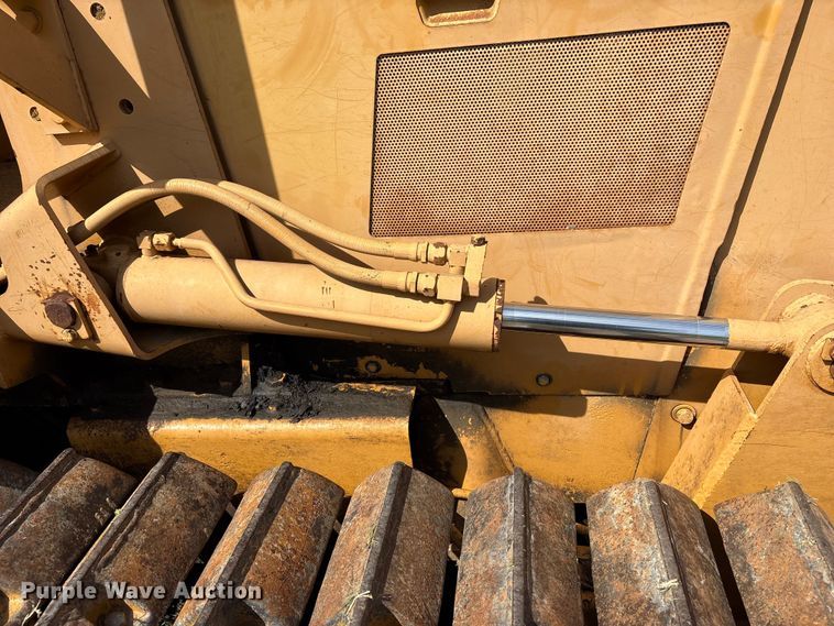 image for item NK9041 Komatsu D31P-18 dozer