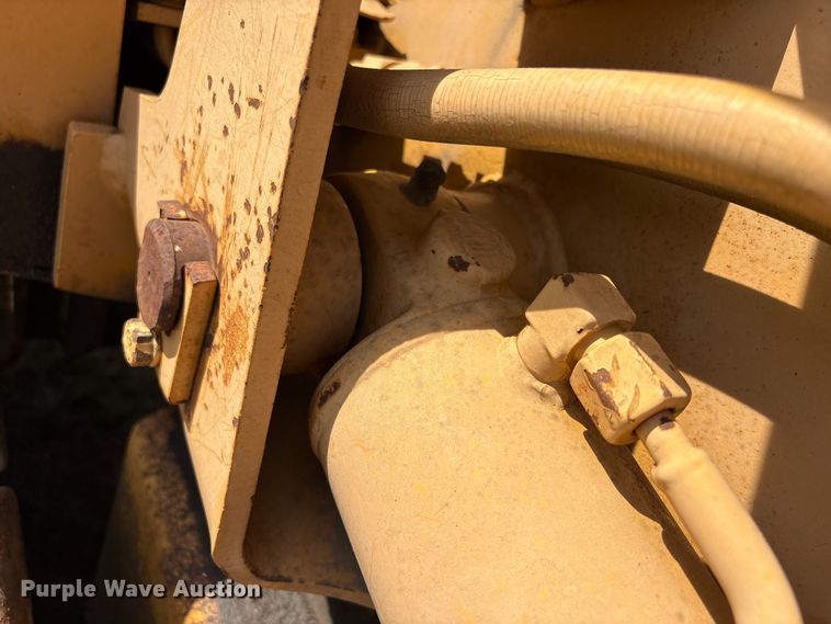 image for item NK9041 Komatsu D31P-18 dozer