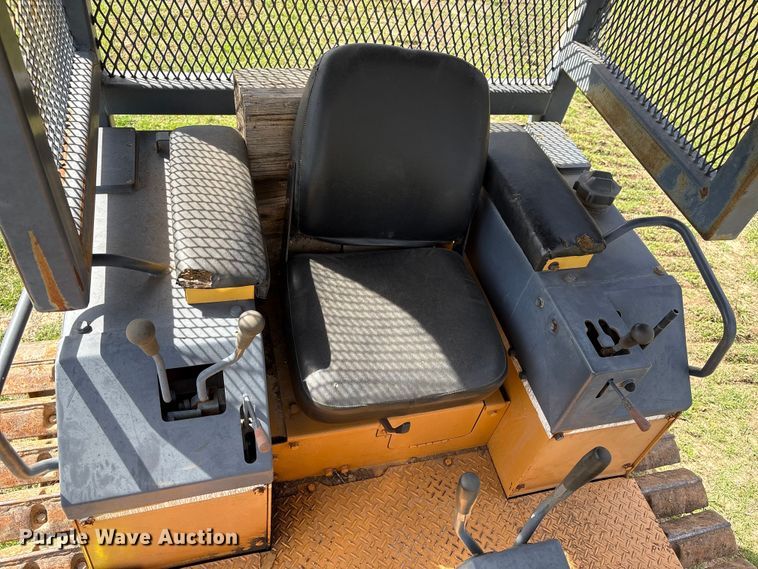 image for item NK9041 Komatsu D31P-18 dozer