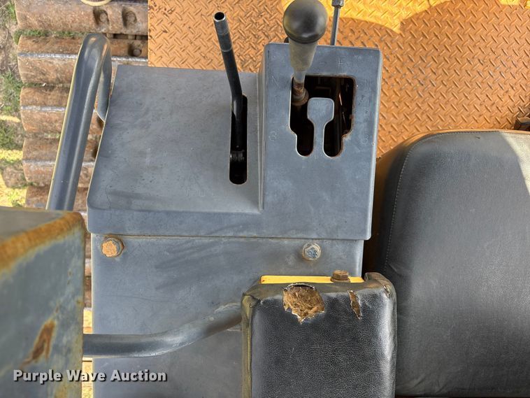 image for item NK9041 Komatsu D31P-18 dozer