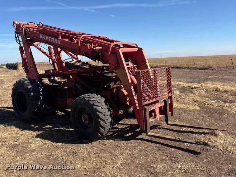 image for item NK9047 SkyTrak 4030 telehandler