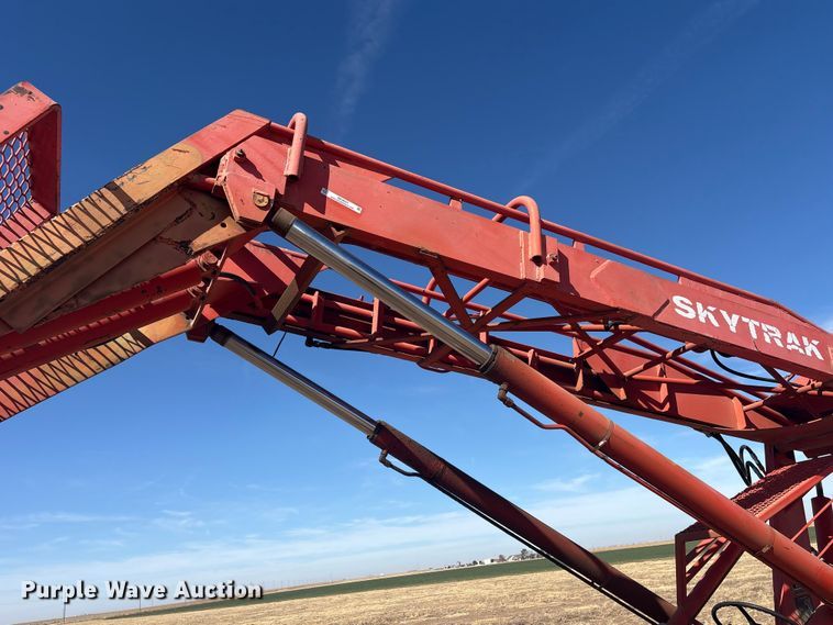 image for item NK9047 SkyTrak 4030 telehandler