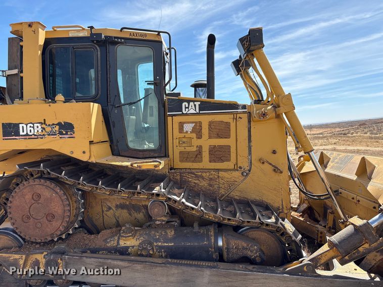 image for item NK9049 2005 Caterpillar D6R dozer