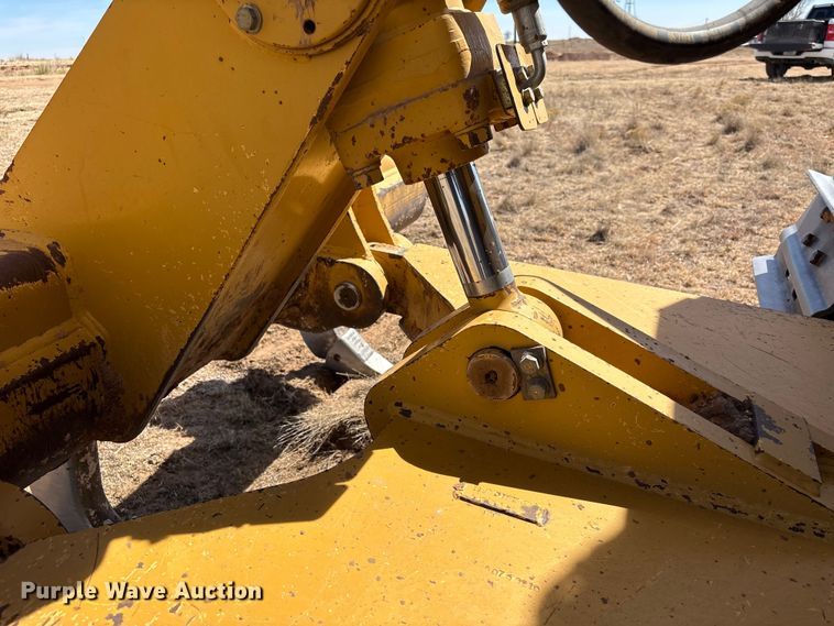 image for item NK9049 2005 Caterpillar D6R dozer